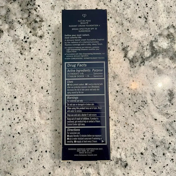 Cle de Peau Beaute Radiant Cream Foundation O80 Deep Ocher 21ml 0.88 oz NEW - Picture 7 of 10